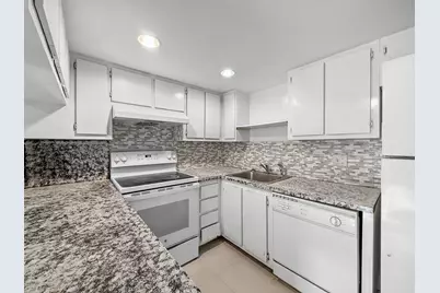 8290 Lake Drive #250, Doral, FL 33166 - Photo 8