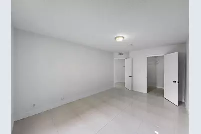 8290 Lake Drive #250, Doral, FL 33166 - Photo 16