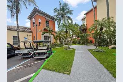 8290 Lake Drive #250, Doral, FL 33166 - Photo 40