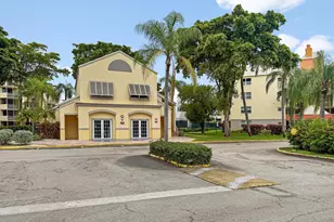 8290 Lake Dr, Doral, FL 33166 - Photo 32