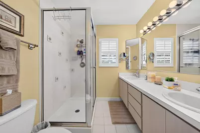 42 Essex Court #B, Royal Palm Beach, FL 33411 - Photo 24