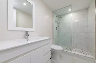 2731 NE 14th St St, Pompano Beach, FL 33062 - Photo 14