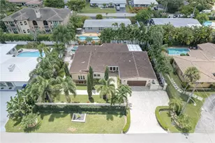 2726 NE 25th Pl, Fort Lauderdale, FL 33305 - Photo 2