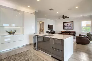 4827 SW 183rd Ave, Miramar, FL 33029 - Photo 10
