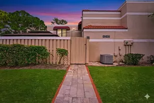4240 Village Dr, Delray Beach, FL 33445 - Photo 2
