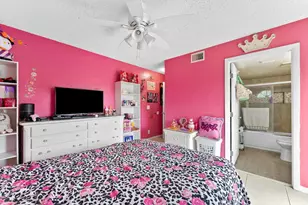 4240 Village Dr, Delray Beach, FL 33445 - Photo 20