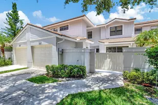 527 Prestwick Cir, Palm Beach Gardens, FL 33418 - Photo 2
