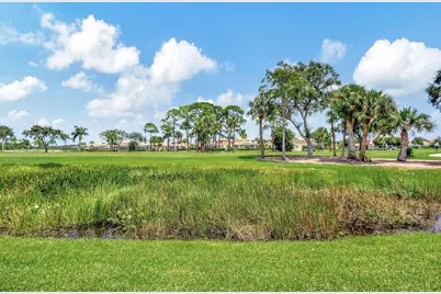 527 Prestwick Circle, Palm Beach Gardens, FL 33418 - Photo 4