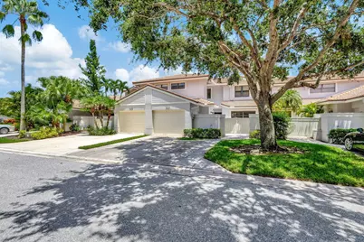 527 Prestwick Circle, Palm Beach Gardens, FL 33418 - Photo 2