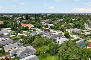 323 NW 4th Ave, Delray Beach, FL 33444 - Photo 2