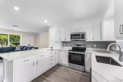 638 Shore Drive, Boynton Beach, FL 33435 - Photo 12