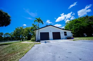 9435 El Paso Dr, Lake Worth, FL 33467 - Photo 6