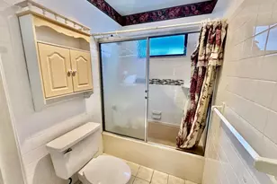 305 Lakeside Ct, Sunrise, FL 33326 - Photo 20