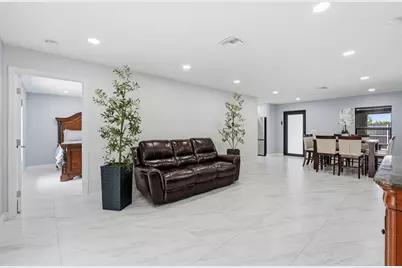 18477 Sycamore Drive W, The Acreage, FL 33470 - Photo 32