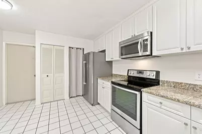 9825 NW 1st Court #9825, Plantation, FL 33324 - Photo 10