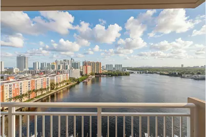250 174th Street #1719, Sunny Isles Beach, FL 33160 - Photo 2