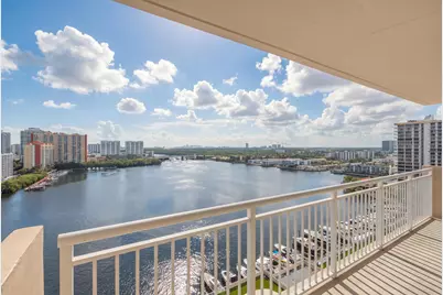 250 174th Street #1719, Sunny Isles Beach, FL 33160 - Photo 4