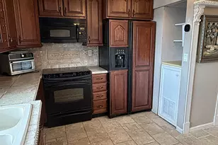 401 Lake Shore Dr, Lake Park, FL 33403 - Photo 18
