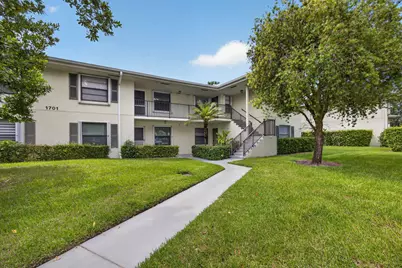 1701 Sabal Ridge Circle #D, Palm Beach Gardens, FL 33418 - Photo 2