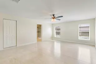 825 SE Cavern Ave, Port Saint Lucie, FL 34983 - Photo 6
