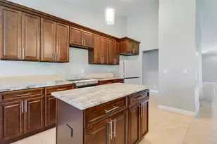 825 SE Cavern Ave, Port Saint Lucie, FL 34983 - Photo 38