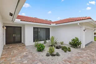 20195 Back 9 Dr, Boca Raton, FL 33498 - Photo 4
