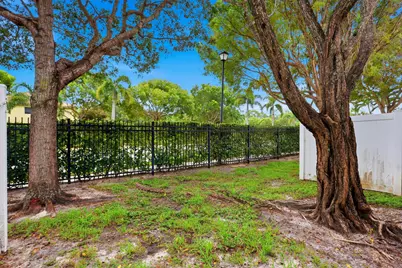 660 Imperial Lake Road, West Palm Beach, FL 33413 - Photo 30