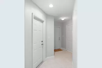 660 Imperial Lake Road, West Palm Beach, FL 33413 - Photo 4