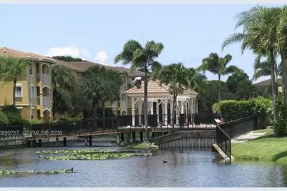 155 NW 96th Terrace #Bldg 2 apt 302, Pembroke Pines, FL 33024 - Photo 8