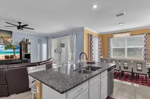 7190 NW Farnsworth Cir, Port Saint Lucie, FL 34987 - Photo 16