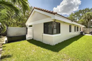9701 NW 18th Ct, Plantation, FL 33322 - Photo 8
