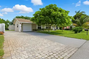 8685 SE Keathley Ct, Hobe Sound, FL 33455 - Photo 6