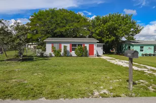 2405 3rd Ave SE, Vero Beach, FL 32962 - Photo 2