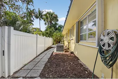 111 SE 7th Avenue #D & C, Delray Beach, FL 33483 - Photo 24