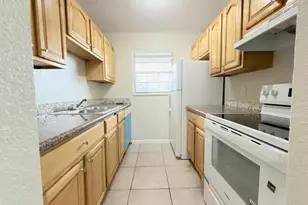 200 Croton Ave, Lantana, FL 33462 - Photo 2