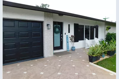 6604 NW 93rd Avenue, Tamarac, FL 33321 - Photo 4