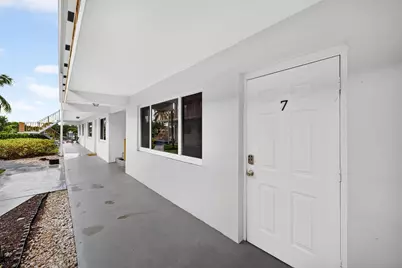 1821 Middle River Drive #7, Fort Lauderdale, FL 33305 - Photo 2