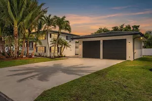 702 S Riverside Dr, Pompano Beach, FL 33062 - Photo 1