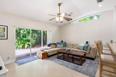 435 Mohawk Lane, Boca Raton, FL 33487 - Photo 8