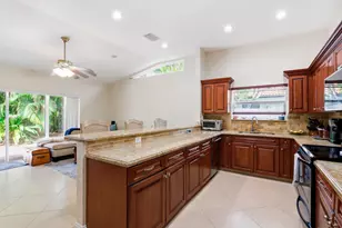435 Mohawk Ln, Boca Raton, FL 33487 - Photo 10