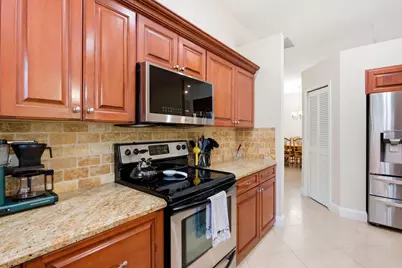 435 Mohawk Lane, Boca Raton, FL 33487 - Photo 12