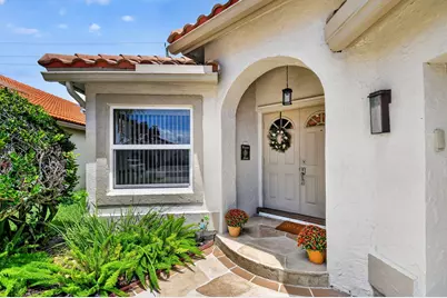 6097 Bay Isles Drive, Boynton Beach, FL 33437 - Photo 2