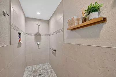 6097 Bay Isles Drive, Boynton Beach, FL 33437 - Photo 26
