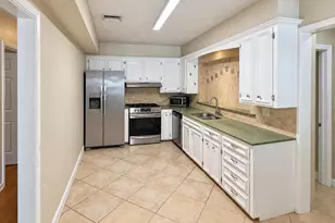 211 Dartmouth Dr, Lake Worth Beach, FL 33460 - Photo 12