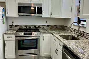 9370 SW 8th St, Boca Raton, FL 33428 - Photo 2