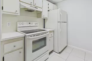 13155 SW 7th Ct, Pembroke Pines, FL 33027 - Photo 14