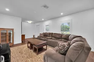 8412 NW 26th Dr, Coral Springs, FL 33065 - Photo 6
