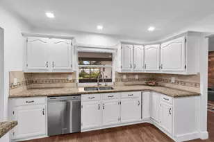8412 NW 26th Dr, Coral Springs, FL 33065 - Photo 12
