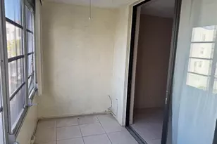 2860 Somerset Dr, Lauderdale Lakes, FL 33311 - Photo 26