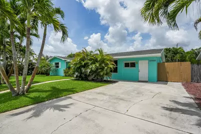18966 SE Southgate Drive, Jupiter, FL 33469 - Photo 2